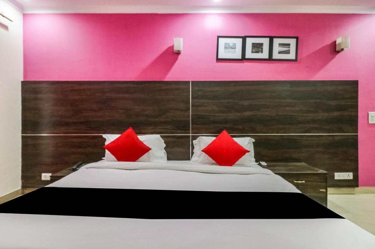 Capital O Hotel Bms Near Appu Ghar Gurgaon Dış mekan fotoğraf